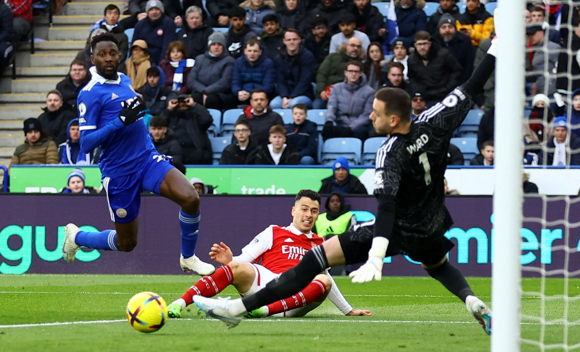 丁内斯在球 丁内斯在球